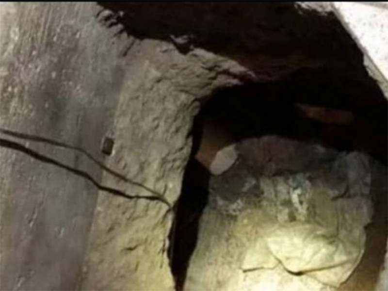 رجل يحفر نفقًا من بيته إلى غرفة نوم عشيقته